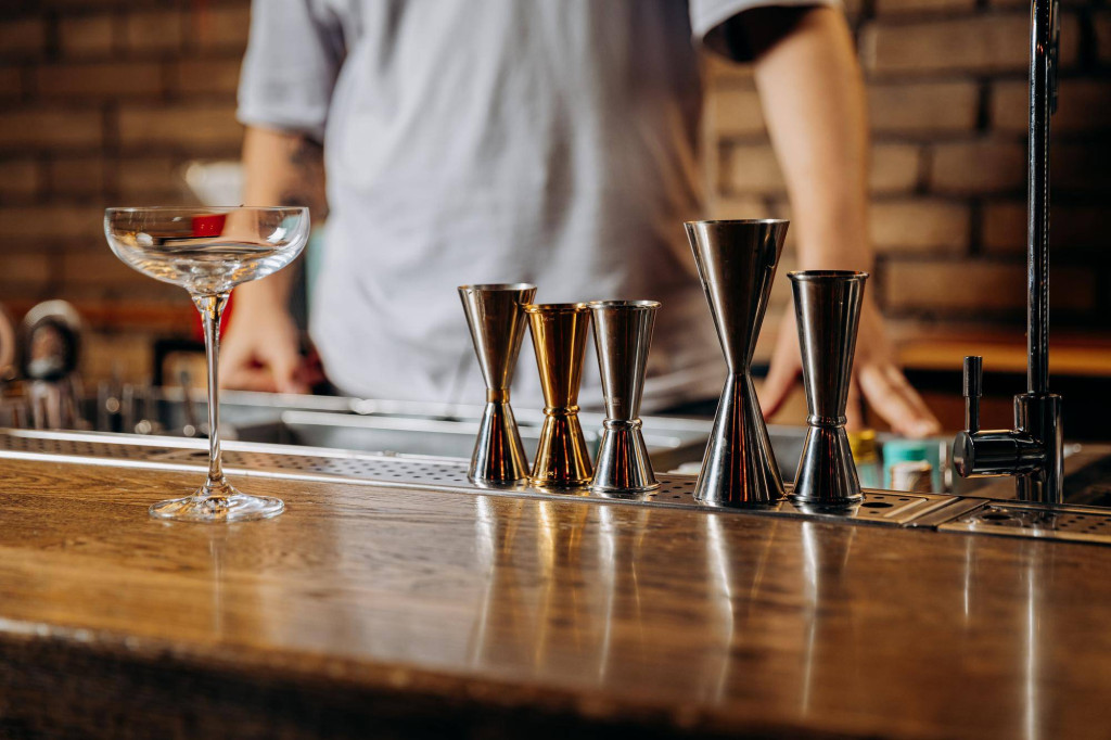Jak wyposażyć bar aby zyskać funkcjonalną przestrzeń?